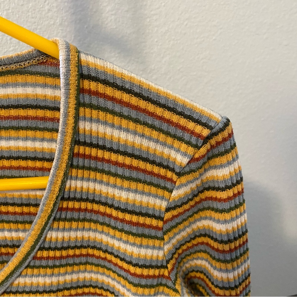 Sky & Sparrow || V Neck Cropped Ribbed Knit Striped Cardigan Top - Picture 6 of 10